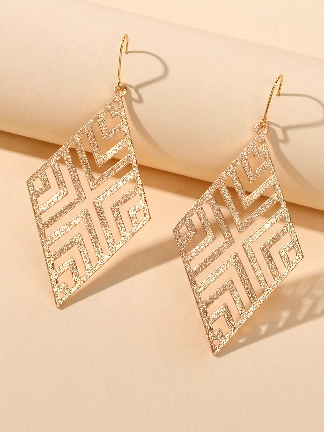 Hollow out Geometric Rhombus Drop Earrings Chic Ear Hook Boutique Jewellery-2