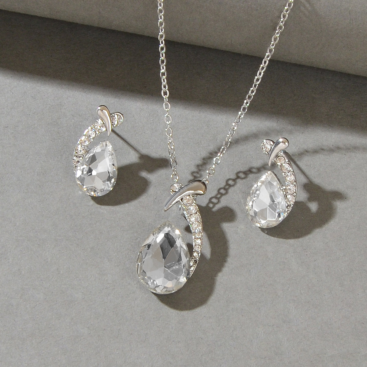Luxurious Jewellery Set Crystal Rhinestone Water Drop Necklace and Stud Earrings-6