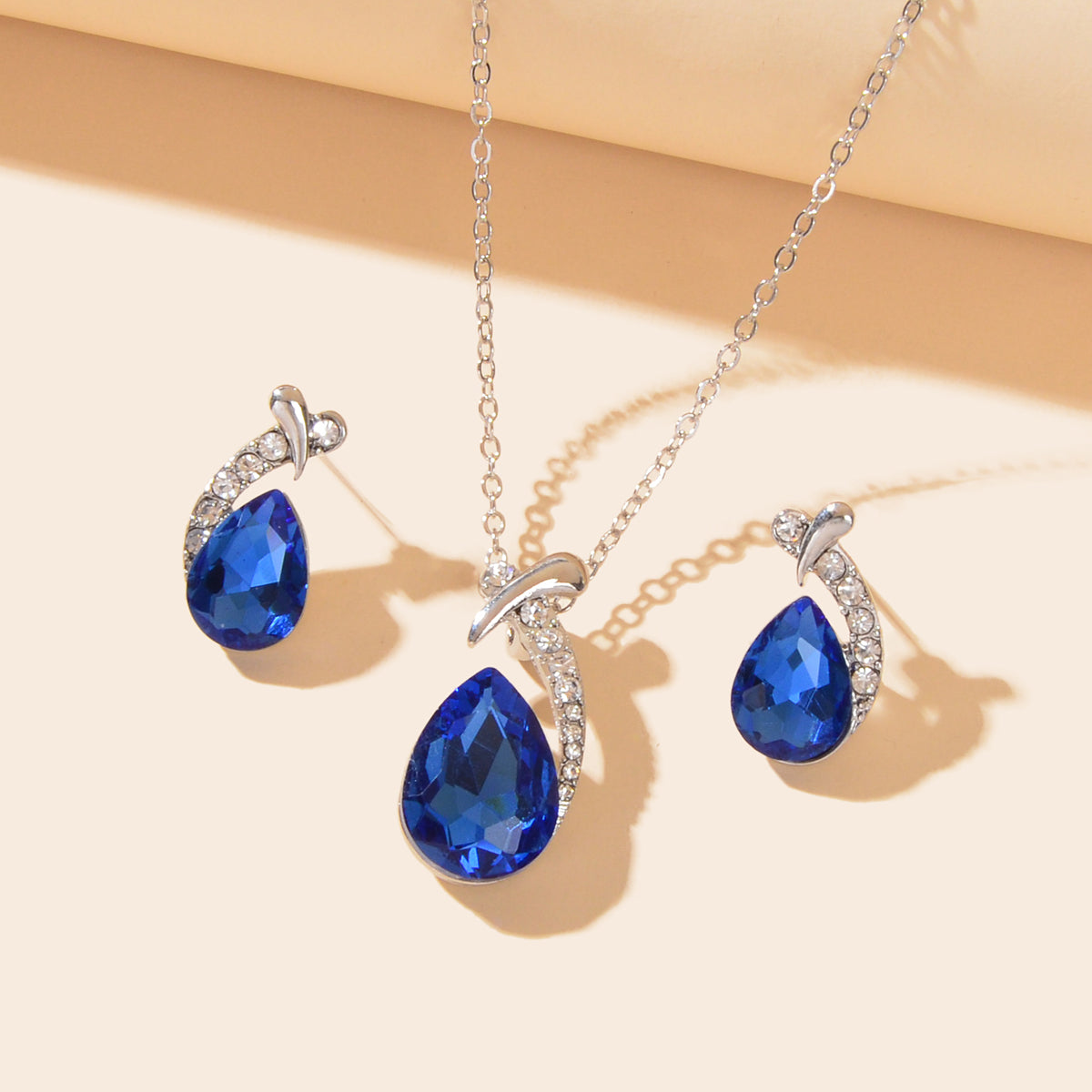 Luxurious Jewellery Set Crystal Rhinestone Water Drop Necklace and Stud Earrings-5