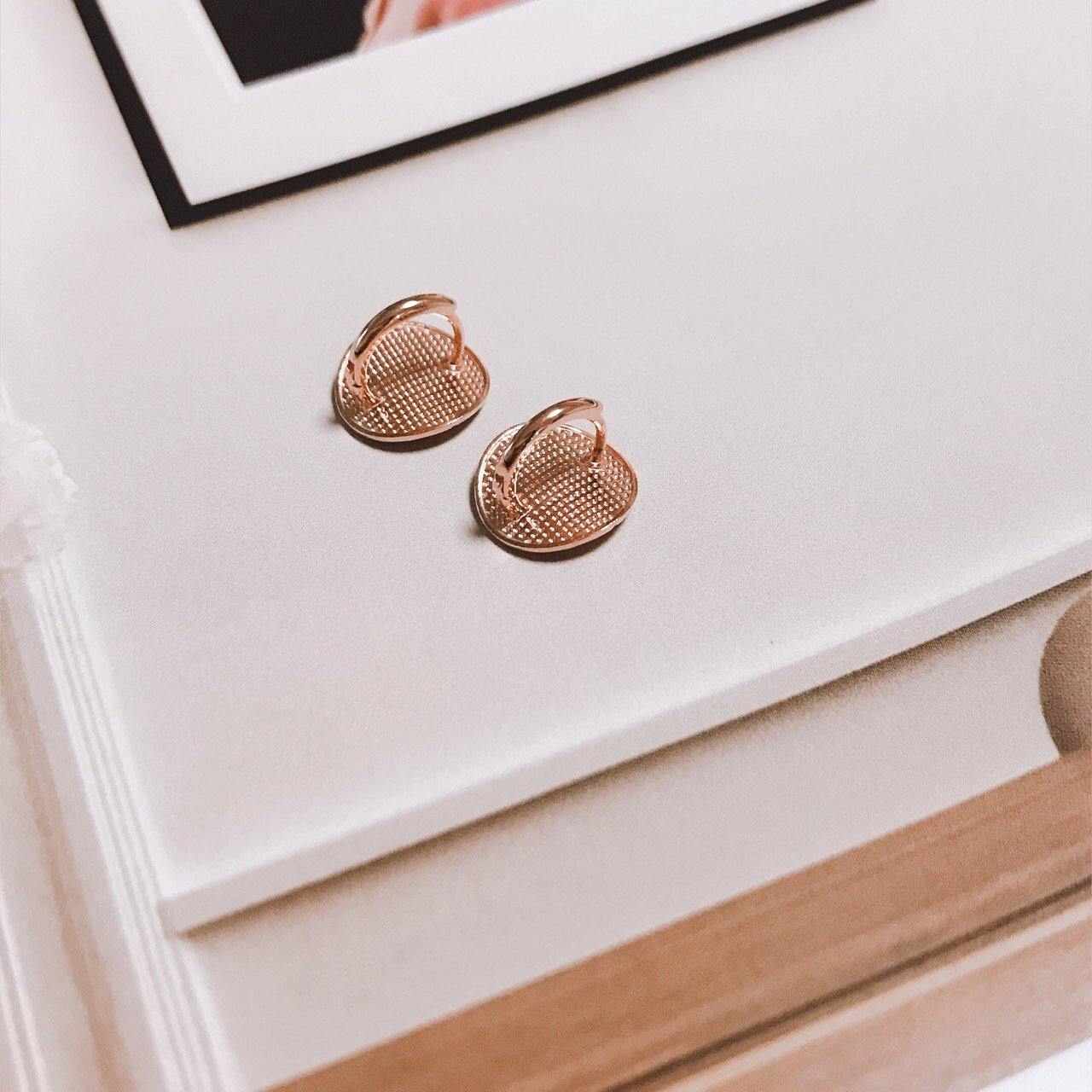 Circle huggie earrings-1