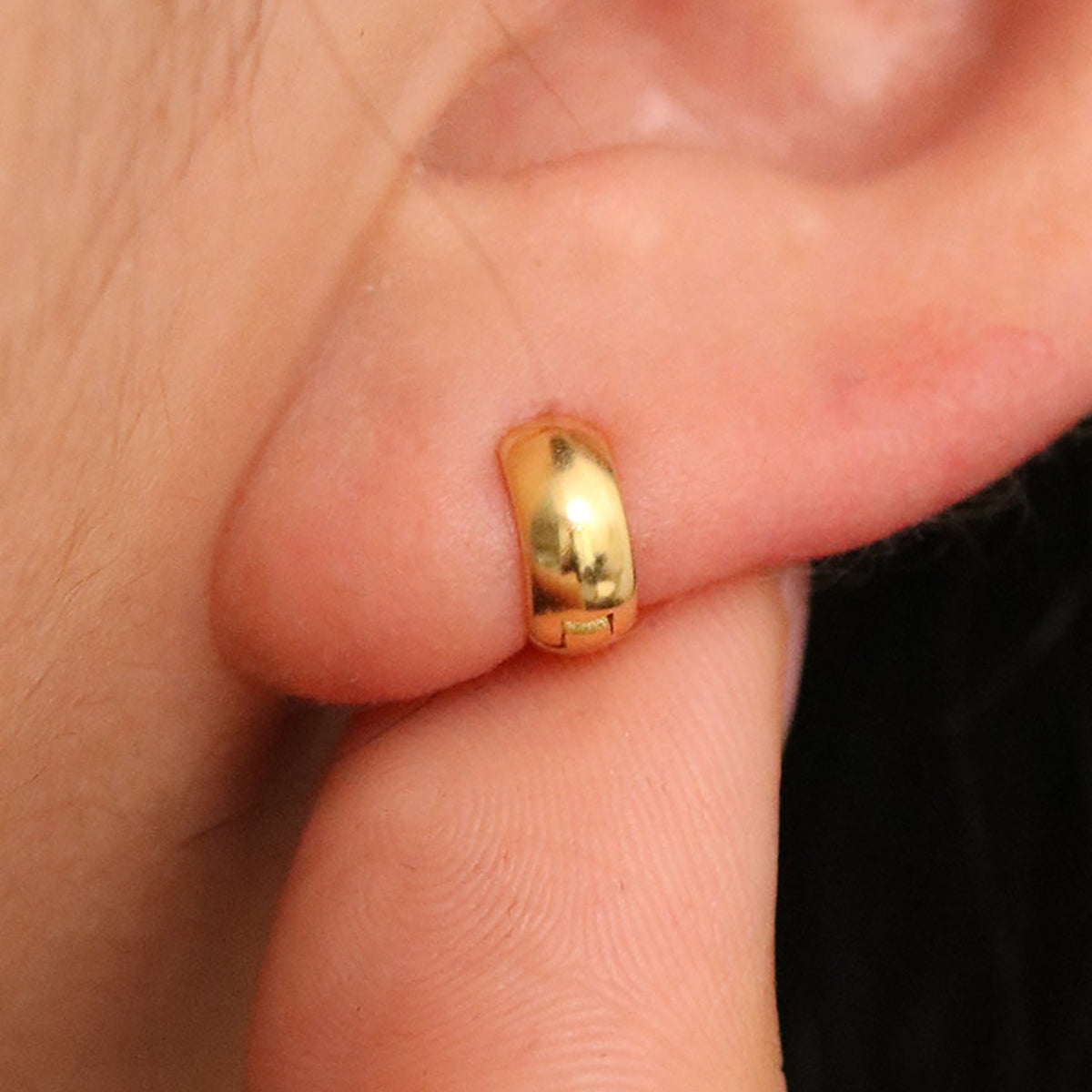 Simple Bold Huggie Earrings-2