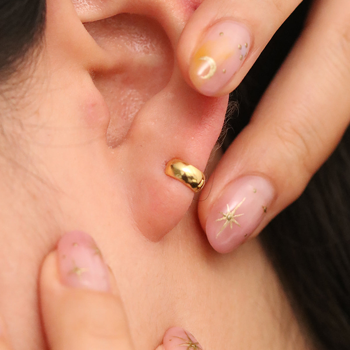 Simple Bold Huggie Earrings-4