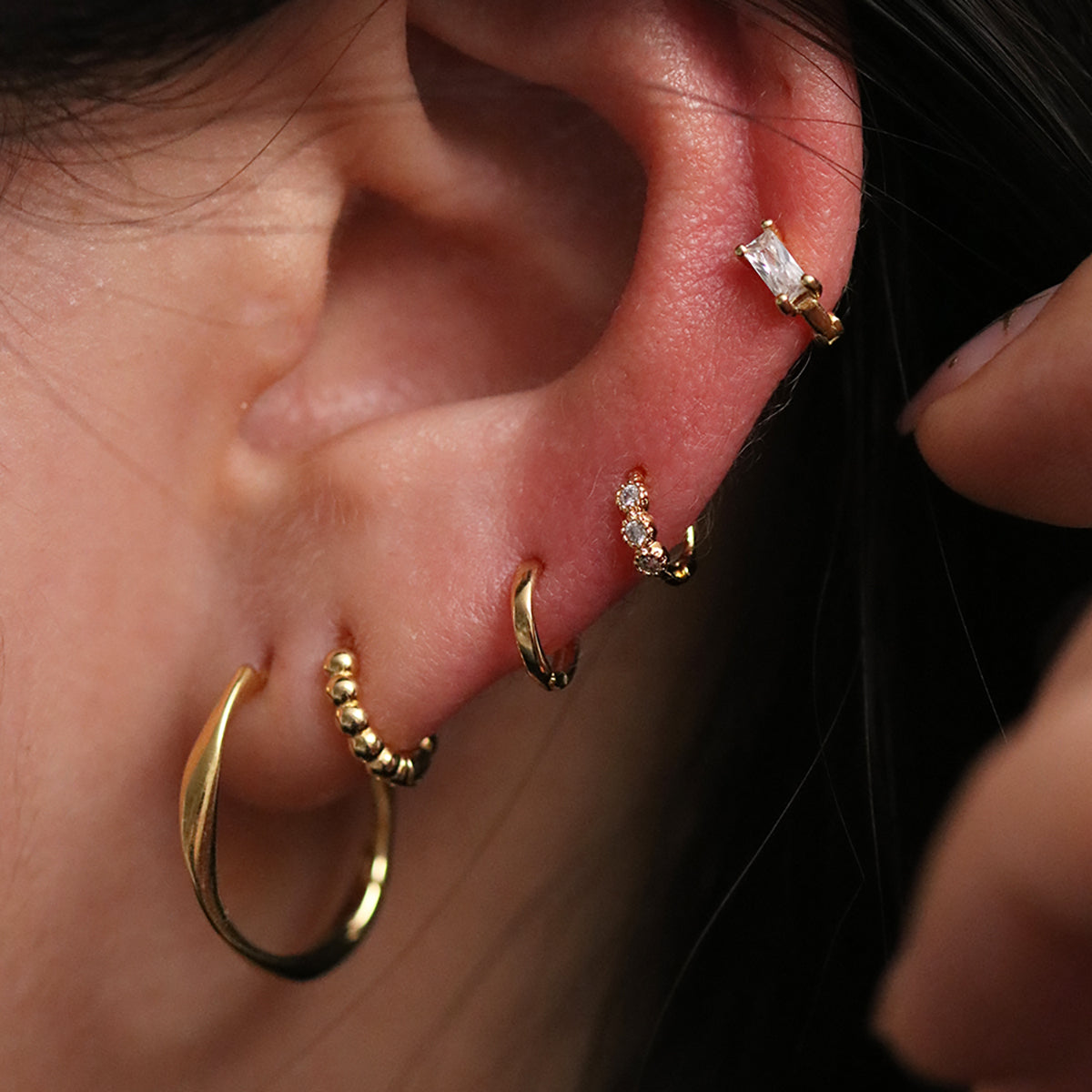 Square cubic huggie earring-3