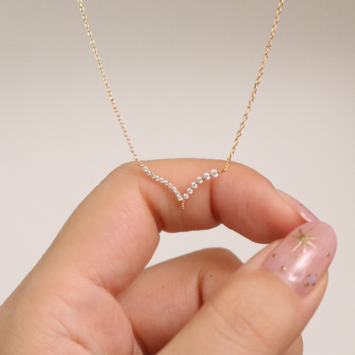 V-shape cubic necklace-1
