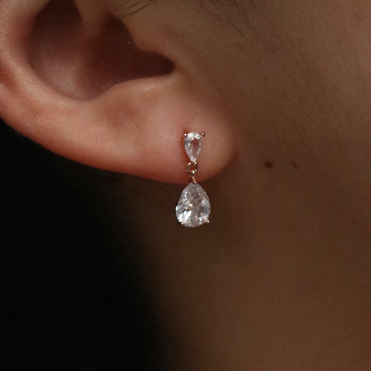 Tear drop dangle earrings-2