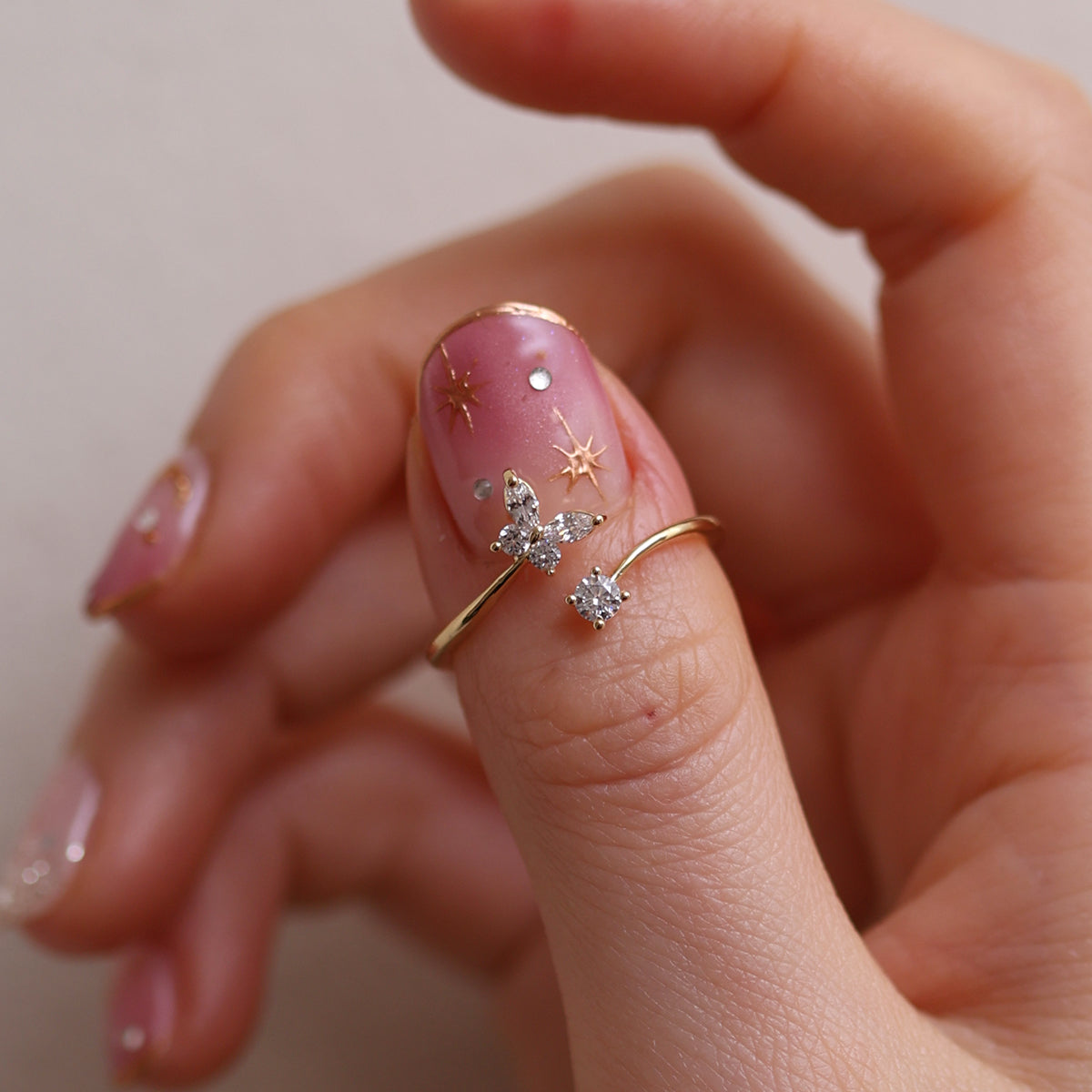 Butterfly cubic ring-1