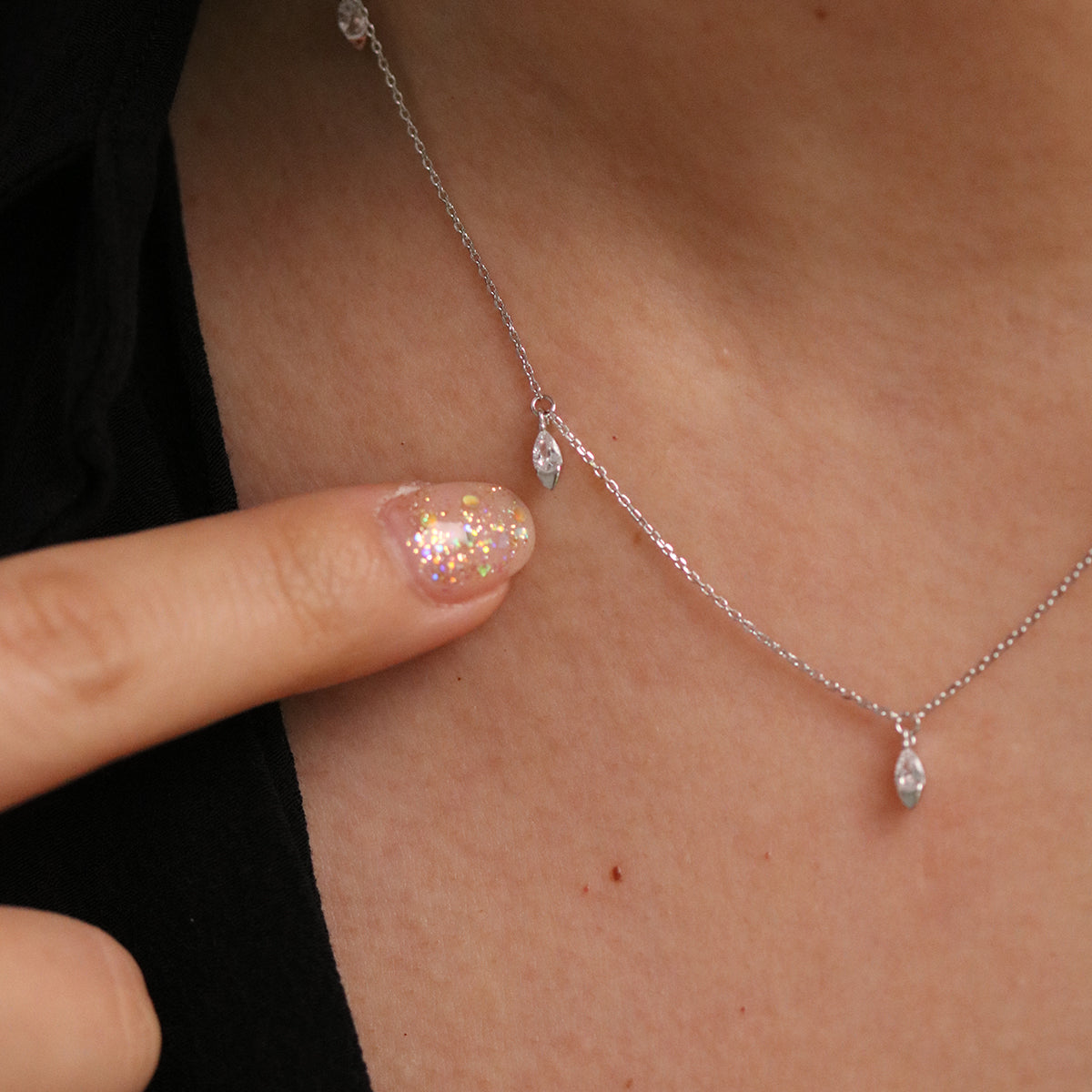 Dangle tear necklace-3