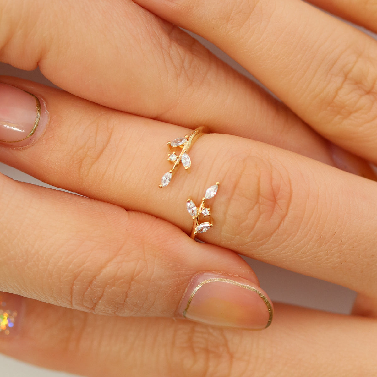White topaz laurel leaves ring-2