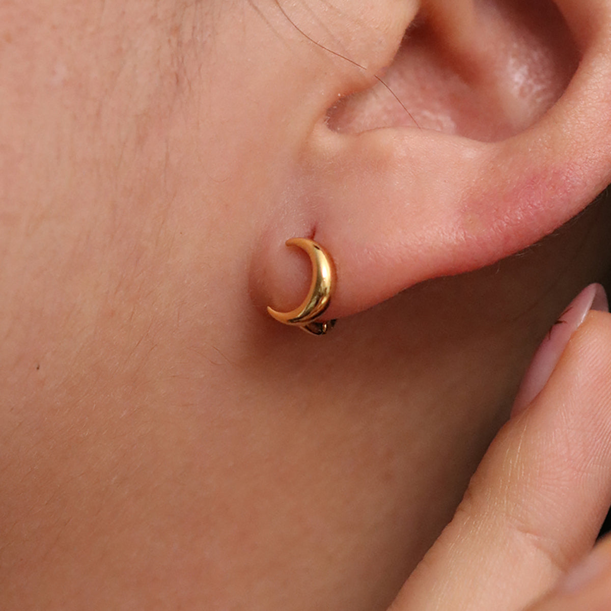 Crescent huggie earrings-3