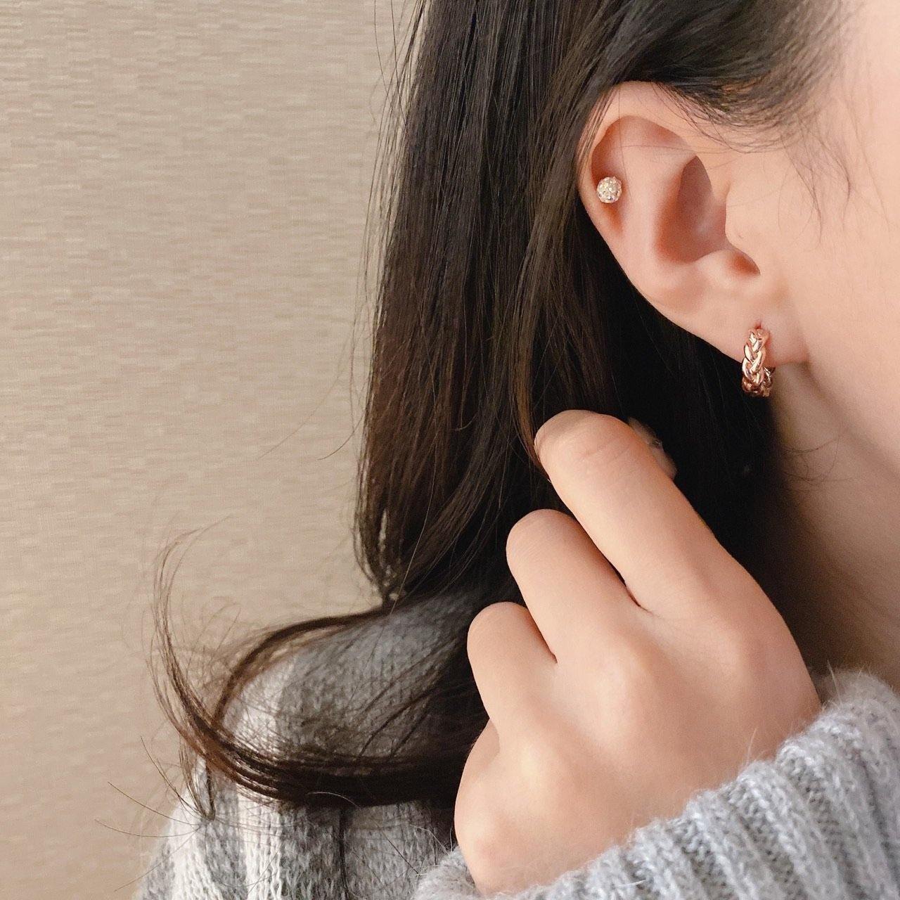 15mm knot huggie earrings (pair)-4