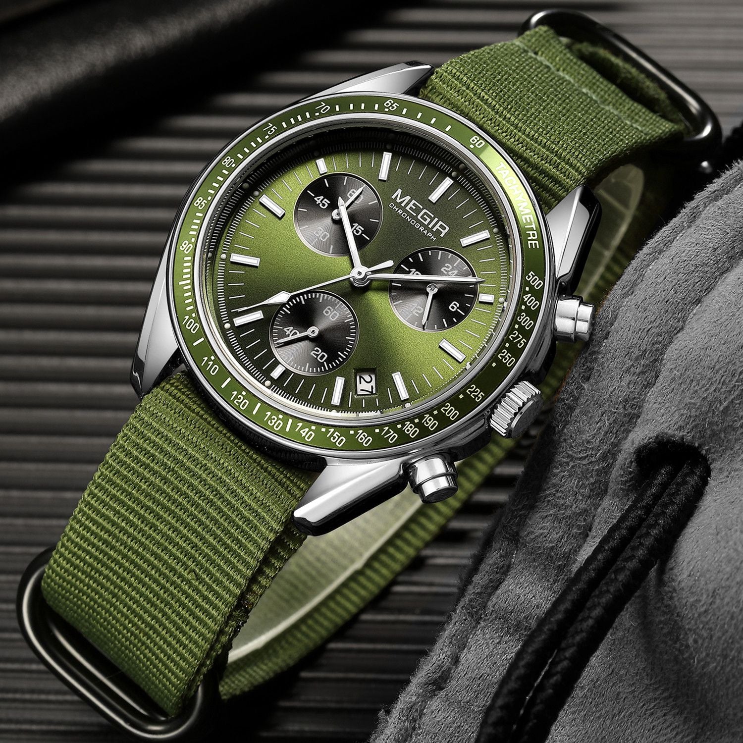 MEGIR Fashion Brand Men Wristwatches Military Sport Watches Canvas Strap Waterproof Chronograph Clock Gift for Men Montre Homme 2247-8