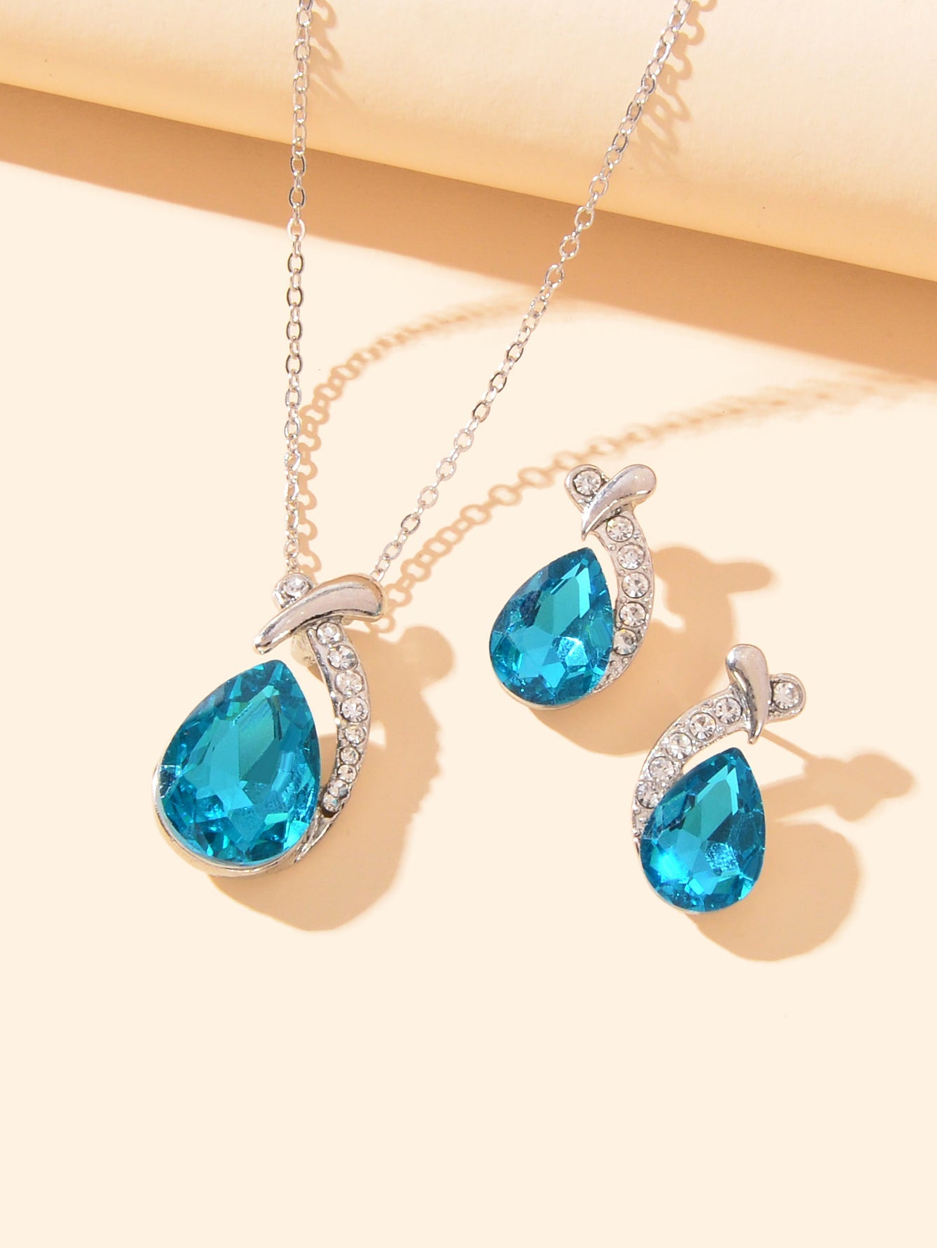 Luxurious Jewellery Set Crystal Rhinestone Water Drop Necklace and Stud Earrings-3