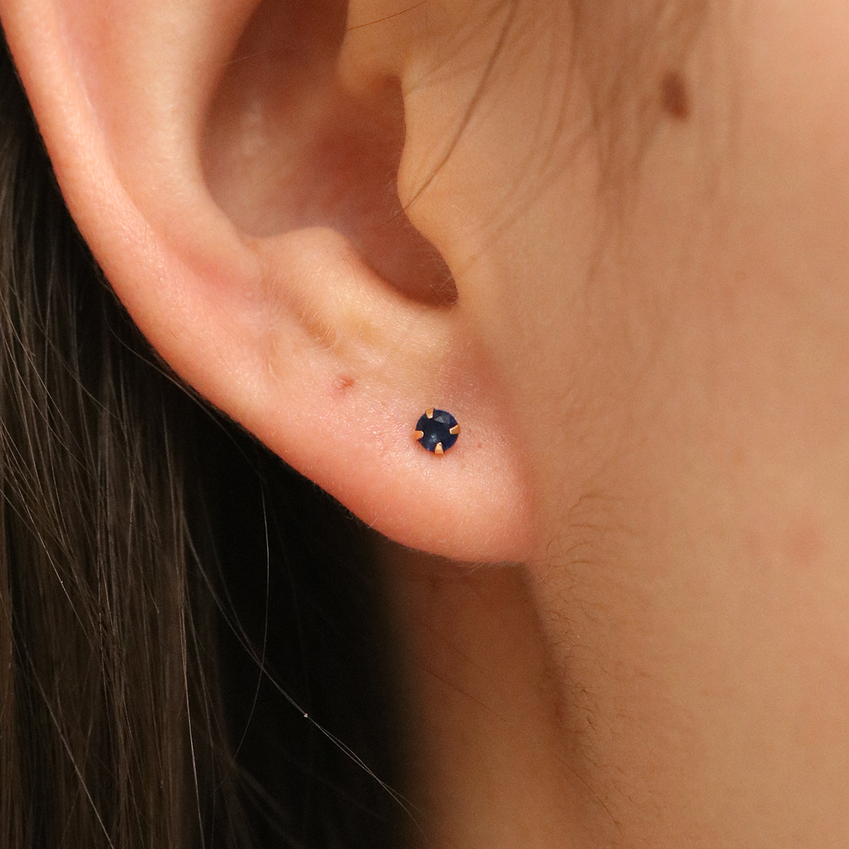 Sapphire 3mm studs-3