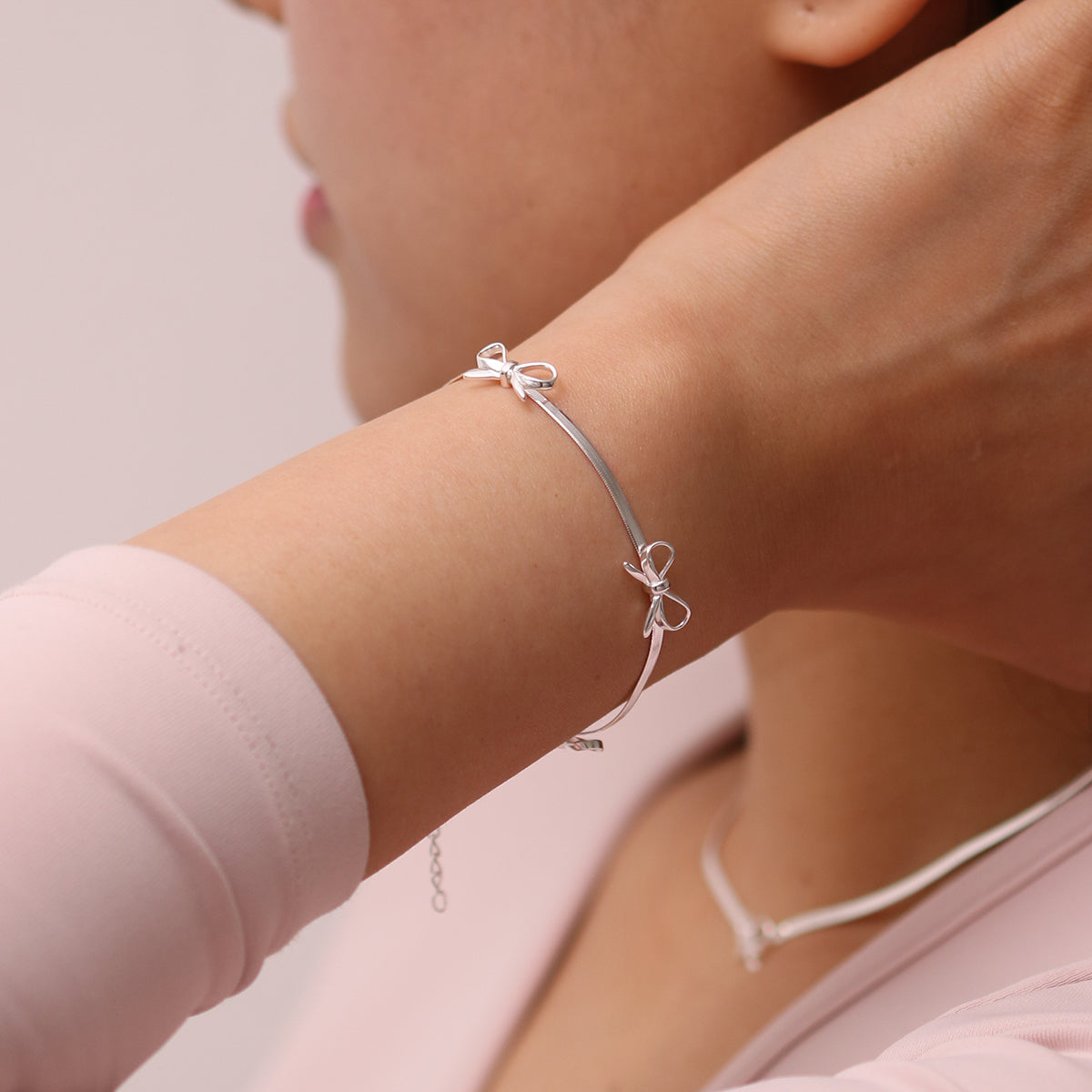 Bow Snake Chain Bracelet-1